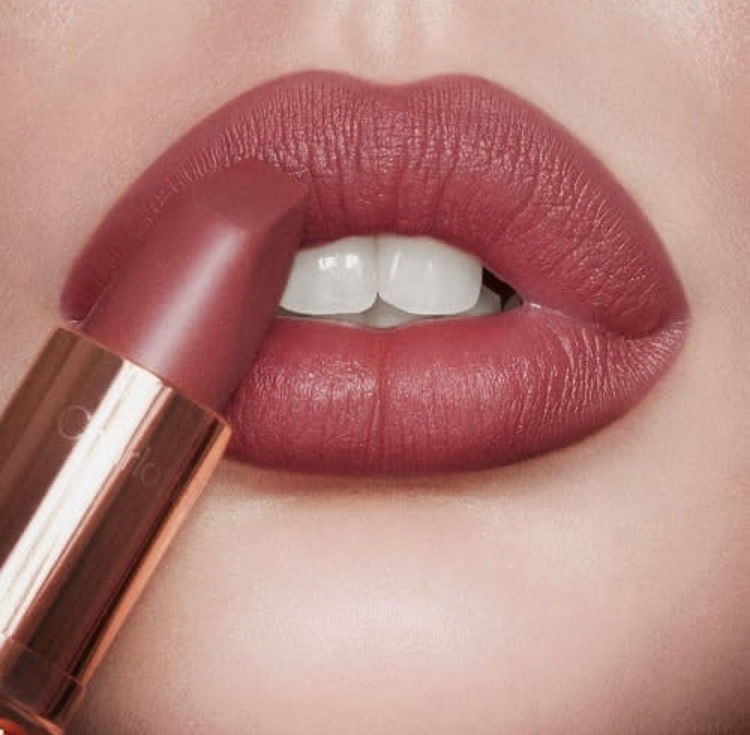 رژلب شارلوت تیلبری فول سایز رنگ PINK 09 با جعبه