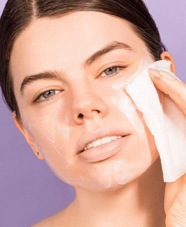 روشن کننده و پاکسازی پروتکل ۷ روزه پاکسازی پوست در یک هفته